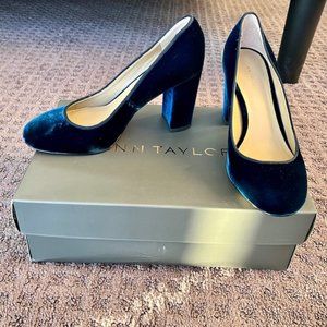 Dark Blue Velvet Block Heel Pumps- Size 6 from Ann Taylor
